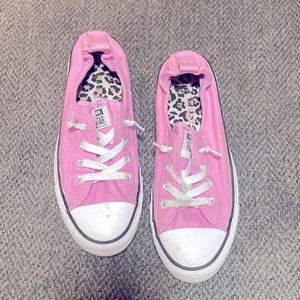 Women’s pink converse